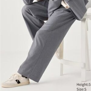 Uniqlo Pleated Wide Pants Women’s Size Large Gray